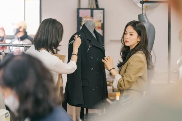 Song Hye Kyo Jadi Desainer di Drama Now, We Are Breaking Up