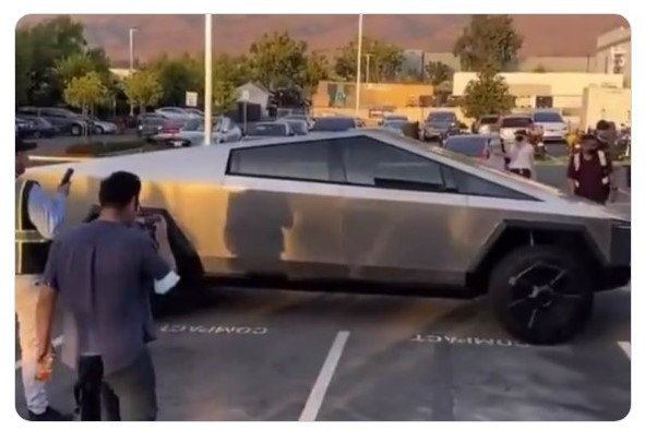 Kejutan Lagi, Tesla Cybertruck Tampil Tanpa Gagang Pintu Mobil