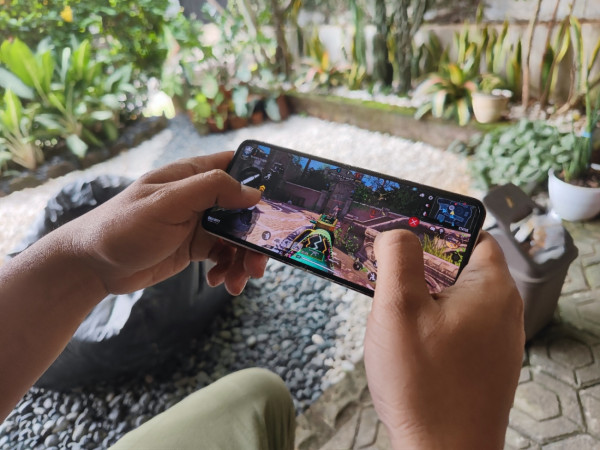 Unik, Sensasi Nonton Video di Ponsel Lipat Galaxy Z Flip3