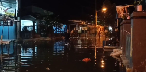 Ribuan Rumah dan Jalan di Kota Medan Terendam Banjir Rob