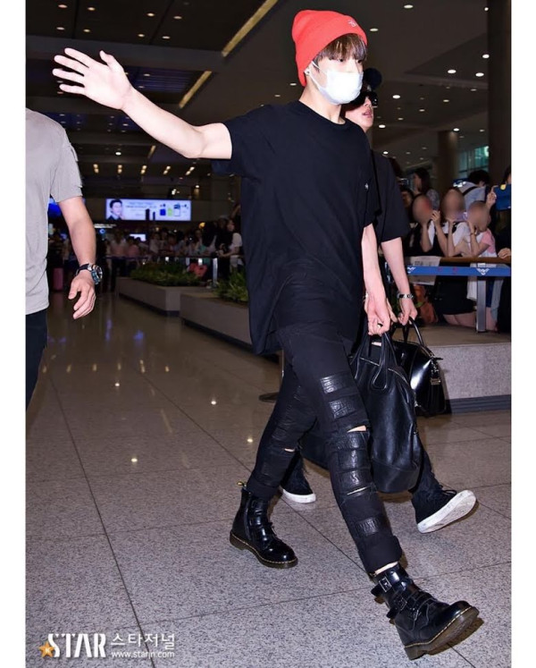 Koleksi Sepatu Jungkook BTS, Ternyata Harganya Tak Sampai Selangit