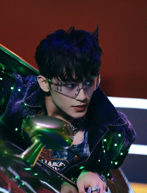Ini Kacamata yang Lagi Tren di Kalangan Idol K-Pop, Harganya Bikin Geleng Kepala