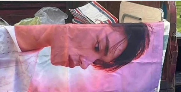 Dulu Diperebutkan, Poster Lucas NCT Ditemukan Dibuang di Tempat Sampah