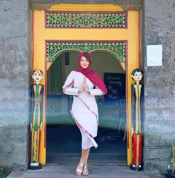 Mualaf Jelang Menikah, 6 Selebritas Ini Tetap Peluk Islam meski Sudah Cerai