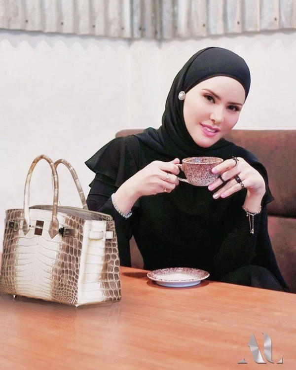 Mualaf Jelang Menikah, 6 Selebritas Ini Tetap Peluk Islam meski Sudah Cerai