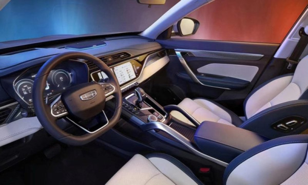 Sama-sama Terinspirasi Huruf X, Ini Adu Ganteng Mitsubishi Pajero Sport dengan Mobil China