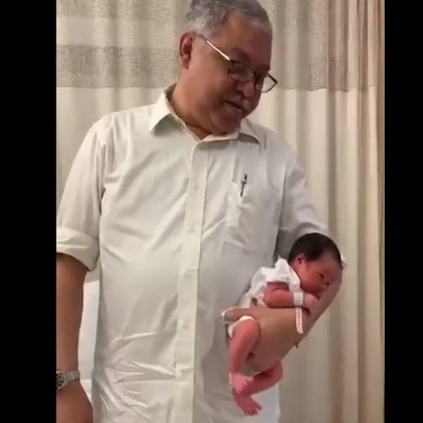 Mengenang dr Ali Sungkar, Dokter Kandungan yang Punya Cara Unik Gendong Bayi