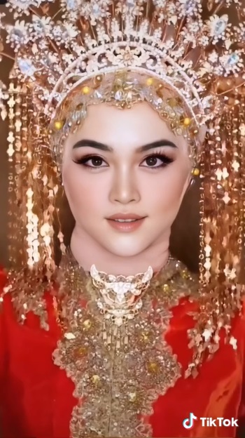 Viral! Wanita Pamer Makeup Pengantin Pakai Aplikasi, Cantik Banget