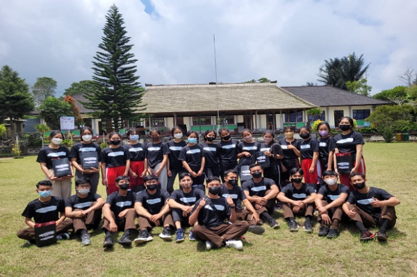 Geopark Ranger Buat Konten dengan Mendaki Gunung Abang Erawang di Kintamani