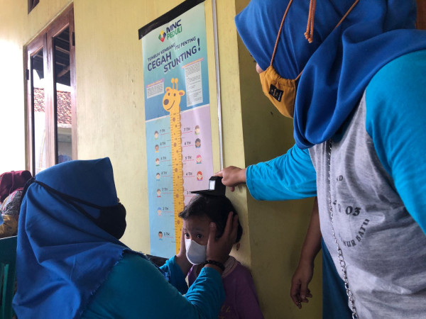 Cegah Stunting, MNC Peduli dan Posyandu Melati 9 Cek Gizi Rutin Anak dan Ibu Hamil di Bantar Gebang