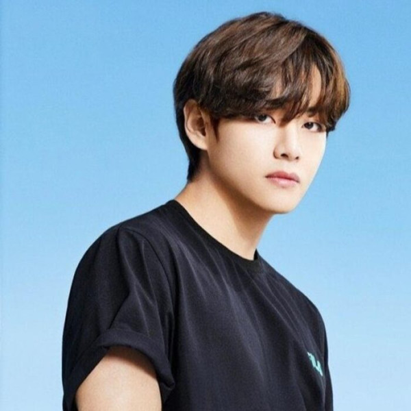 V BTS Dirumorkan Kencan dengan Putri Ketua Paradise Group, HYBE Beri Bantahan
