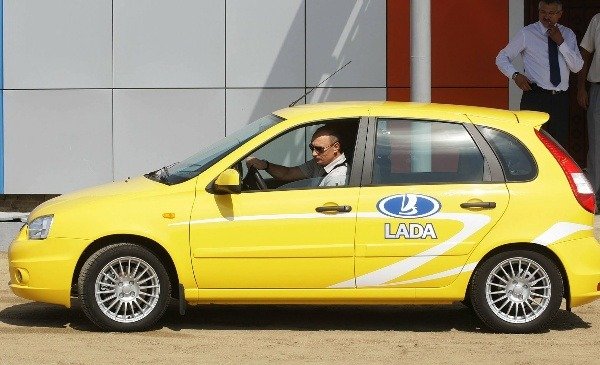 Aksi Vladimir Putin dengan Mobil yang Bikin Takjub, Nomor 5 Tiru Aksi Presiden Jokowi