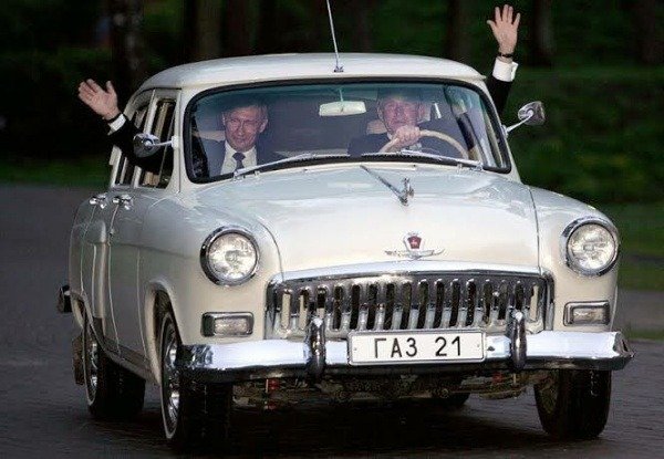 Aksi Vladimir Putin dengan Mobil yang Bikin Takjub, Nomor 5 Tiru Aksi Presiden Jokowi