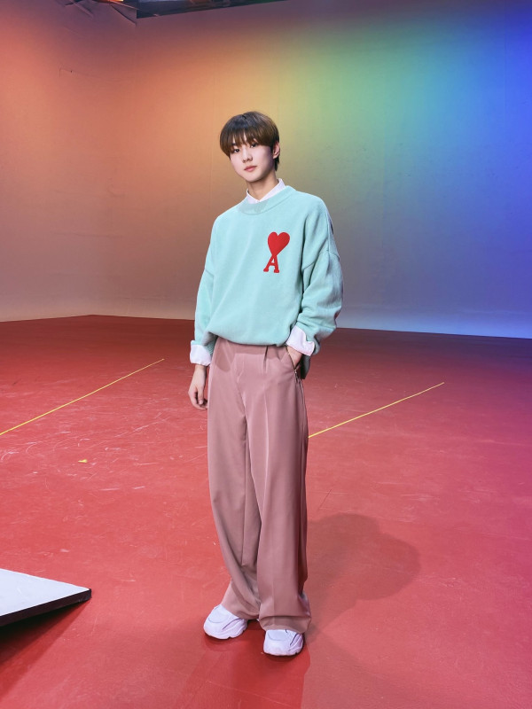 7 OOTD ala Member ENHYPEN, Ganteng dengan Gaya Simpel sampai Edgy