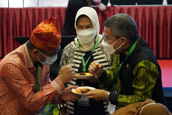 Taufan Pawe Bahas Konsep Smart City Parepare pada ISCFE Apeksi