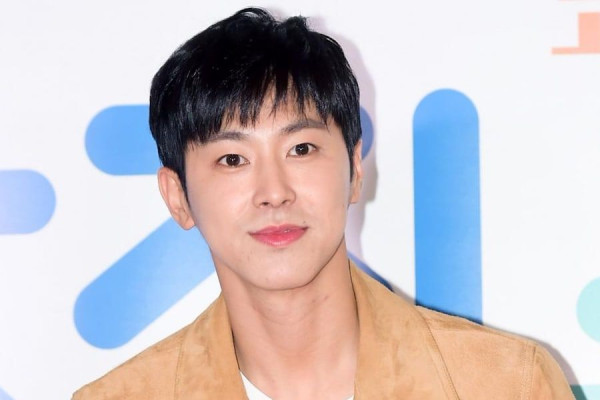 10 Idol K-Pop yang Punya IQ Tinggi Setara Albert Einstein