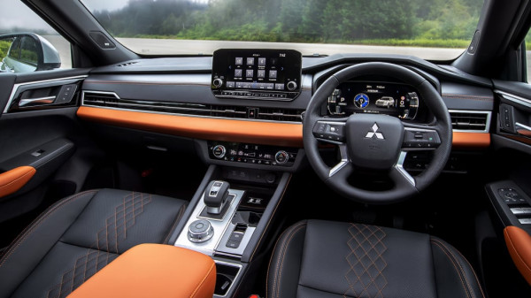 Ganteng Banget, Mitsubishi Rilis Wajah Baru Mitsubishi Outlander PHEV
