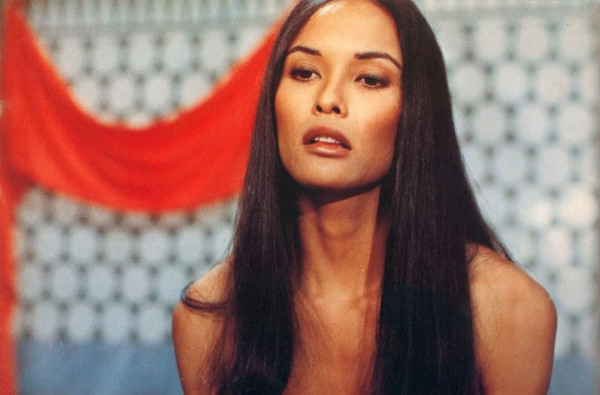Profil Laura Gemser, Bintang Film Dewasa Hollywood yang Lahir di Surabaya