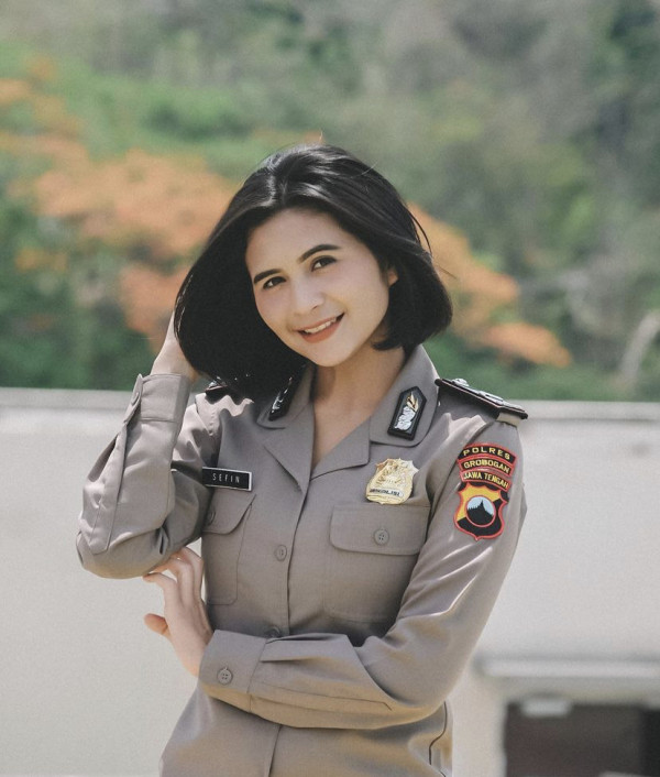 5 Polwan Cantik, Nomor 4 Bikin Langsung Jatuh Cinta