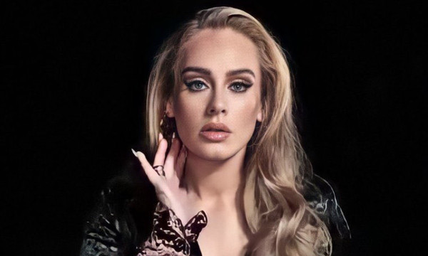 Lewat Lirik Easy on Me, Adele Curhat tentang Perceraiannya