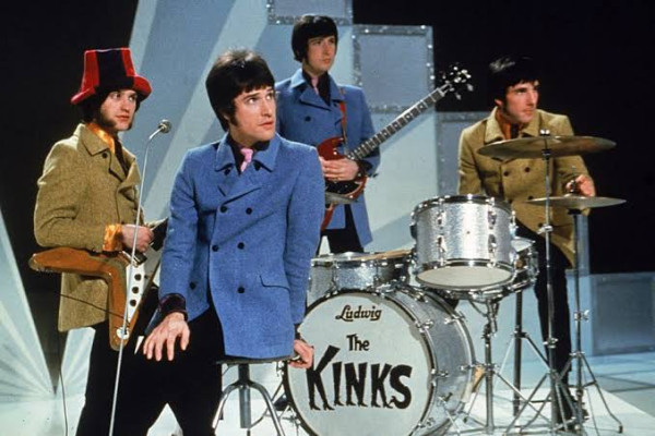 Evolusi Mode Dunia Musik Era 1920-2010, dari Gaun Pendek hingga Bikini Mini