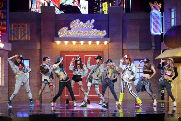 Evolusi Kostum Panggung Grup K-Pop Era 2011 - 2021