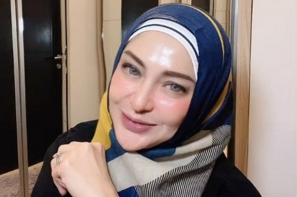 Artis Film Panas Indonesia yang Kini Sudah Hijrah