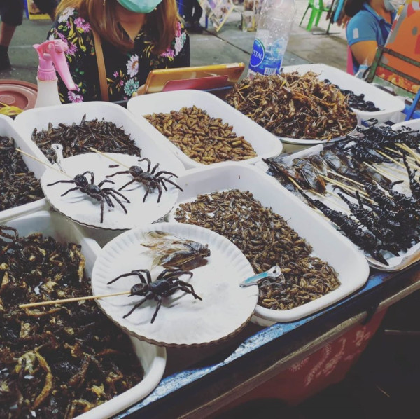 Pasar Kuliner Ekstrem di Asia, Ada yang Jual Buaya Goreng Krispi