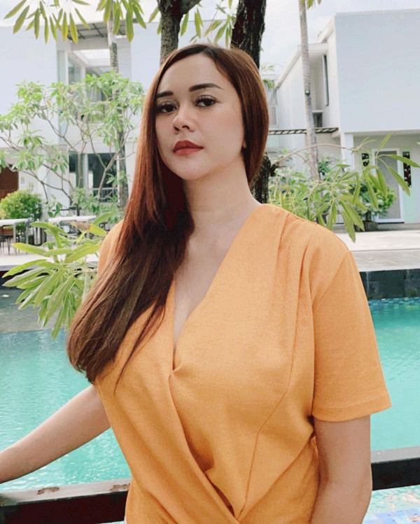 Menikah dengan Bule, Rumah Tangga 6 Artis Ini Berakhir Cerai