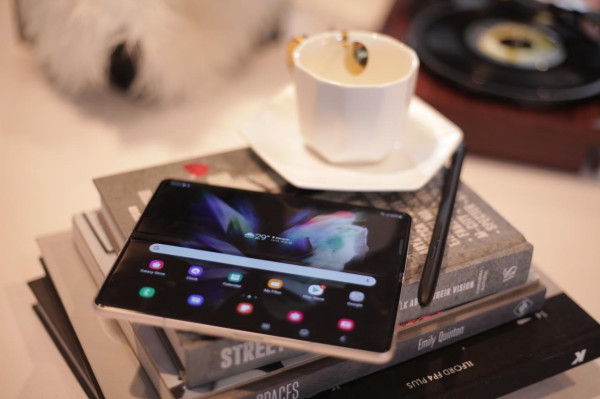 Cerita Pendiri Brodo Memakai Galaxy Z Fold3 untuk Jalankan Bisnis Sepatunya