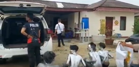4 Manusia Silver Pelaku Pungli di Tol Keramasan Tak Berkutik Diciduk Polisi
