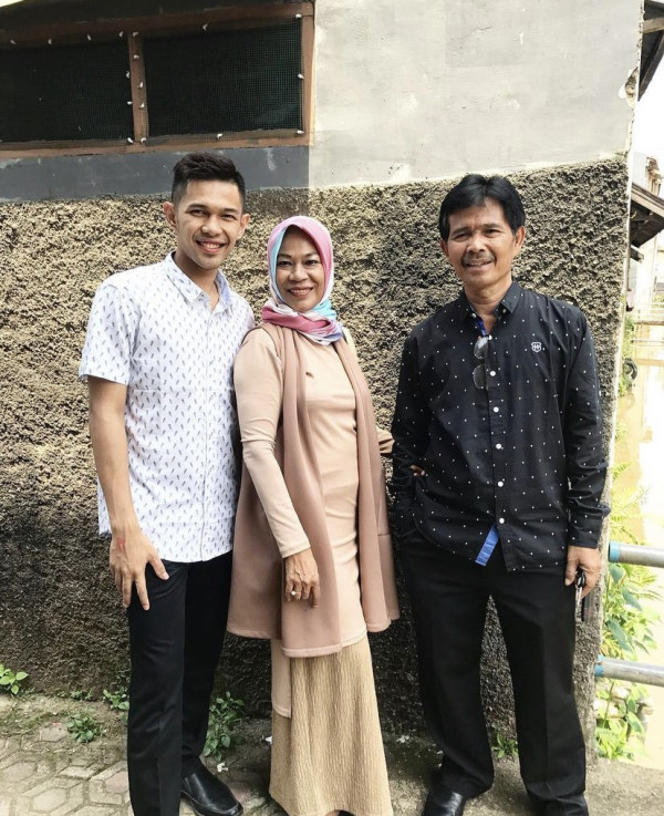 4 Pesona Fajar Alfian, Atlet Bulu Tangkis Indonesia yang Berlaga di Final Piala Thomas 2020