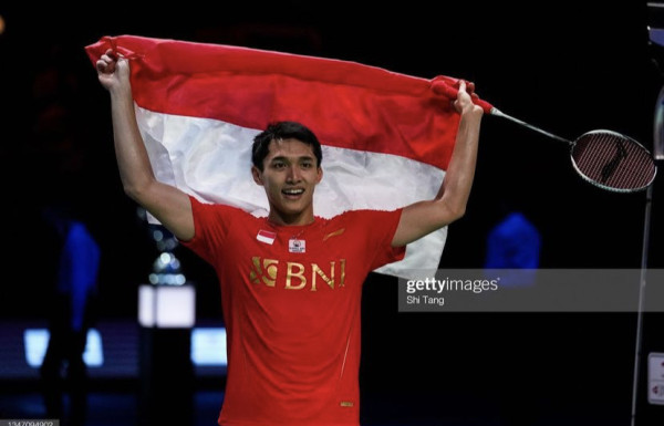 4 Potret Jonatan Christie yang Bawa Pulang Piala Thomas 2020, Bikin Jatuh Cinta