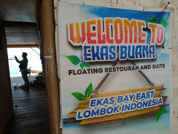 Raup Untung dari Restoran Apung, Kisah Sukses Rumaji Nelayan Lobster Binaan BRI di Teluk Ekas