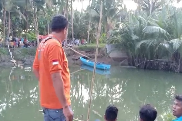 Geger! Remaja Tewas Diterkam Buaya, Mayatnya Diseret ke Dalam Sungai Jadi Tontonan Warga