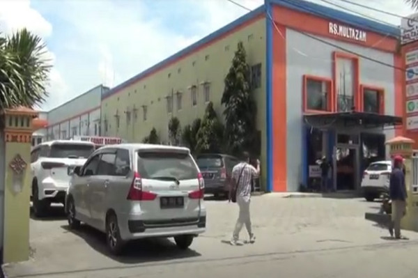 IRT Tewas karena Diduga Tersayat Pisau saat Operasi di Rumah Sakit, Perutnya Alami Pembusukan