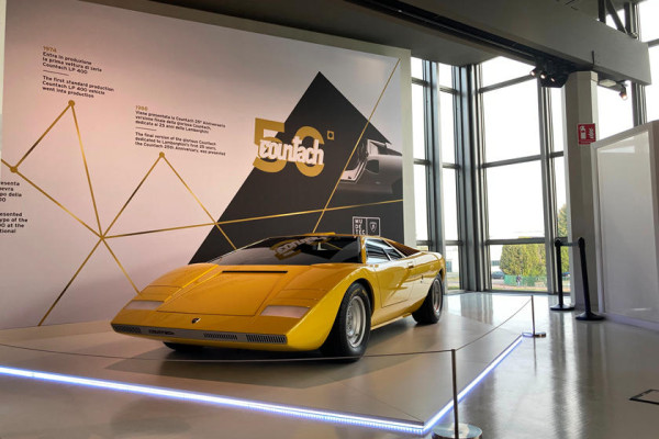 Crazy Rich Misterius Terima dan Geber Lamborghini Satu-satunya di Dunia