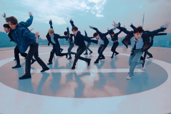 Rock With You, Seventeen Ajak Carat Halu dan Bucin Pakai Lagu Pop Rock