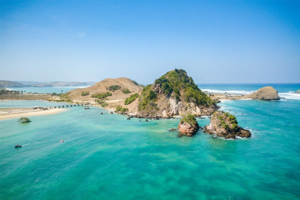 Plesiran ke Mandalika, Jangan Lupa Kunjungi 5 Pantai Indah Ini