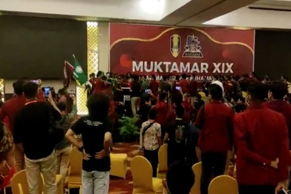 Memalukan! Muktamar XIX Ikatan Mahasiswa Muhammadiyah di Kendari Ricuh