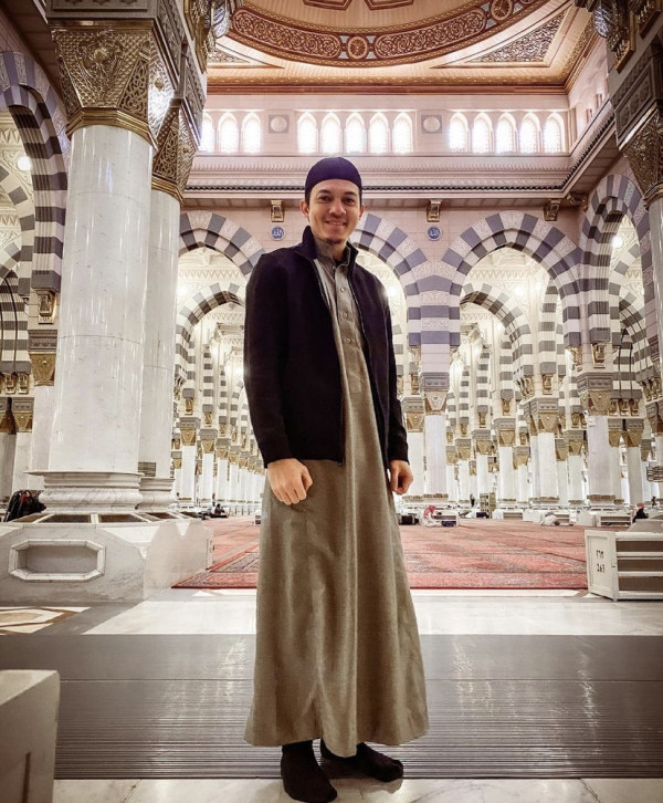 5 Artis Pria Ubah Penampilan Setelah Hijrah, Nomor 3 Benci Musik