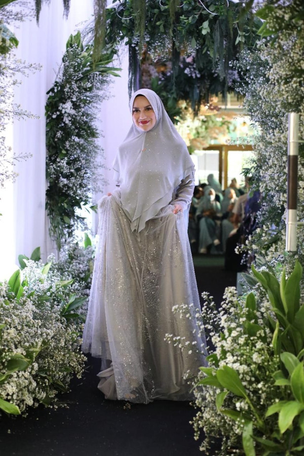 Intip 6 Tren Busana Muslim 2021, Home Dress hingga Wedding Syar'i