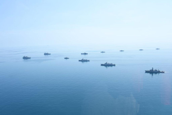 Puluhan Kapal Perang Canggih TNI AL Gelar Peperangan di Perairan Laut Jawa