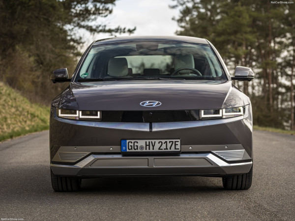 Di Depan Presiden Jokowi, Mobil Listrik Ioniq 5 Dipastikan Diproduksi di Indonesia Maret 2022