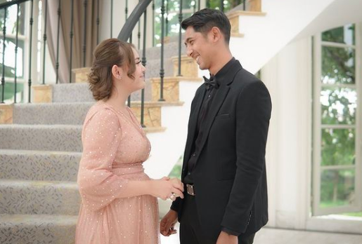 Adu Gaya Amanda Manopo dan Glenca Chysara saat Jadi Bumil