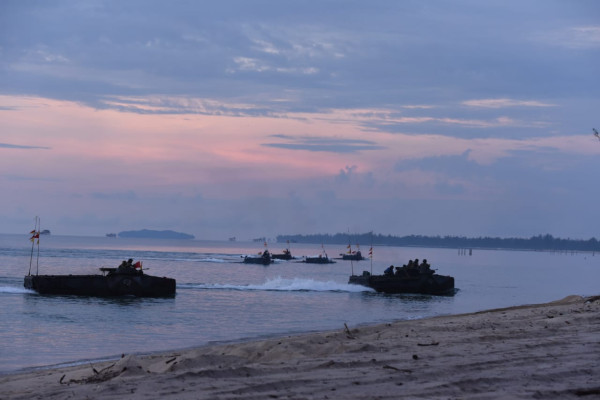 Rebut Pantai Musuh di Dabo Singkep, KSAL Apresiasi Kemampuan SSAT Marinir