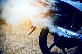 Cara Menghilangkan Asap Motor yang Suka Bikin Panik, Nomor 7 Paling Sering Terjadi