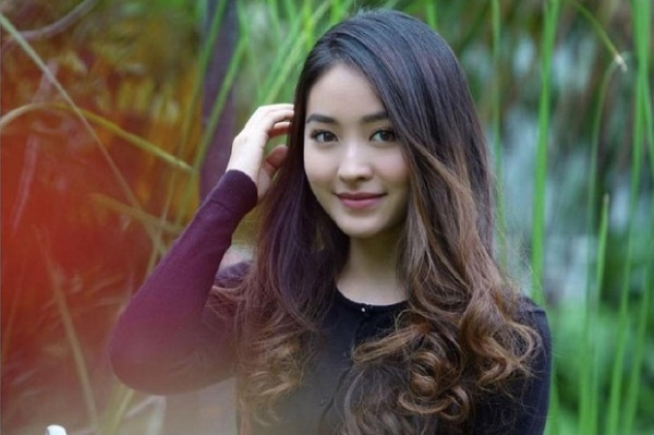 Deretan Artis Sukses Indonesia yang Hanya Dibesarkan Ibu