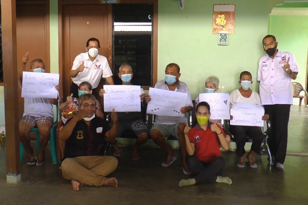 Tebar Cinta Kasih untuk Lansia, DPW Partai Perindo Babel Santuni Warga Wisma Emaus