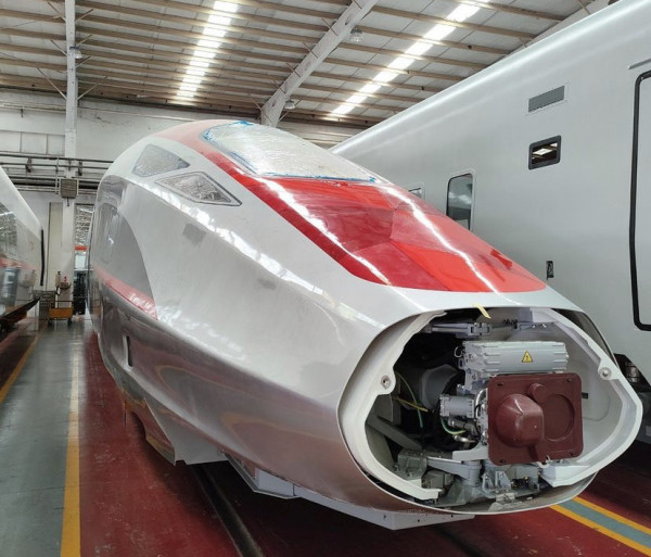 Mirip Komodo, Intip Penampakan Perdana Kereta Cepat Jakarta-Bandung